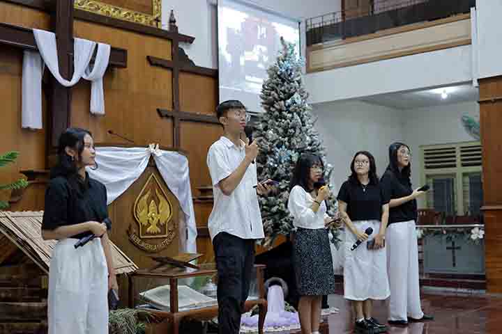 galeri, Ibadah Malam Tahun Baru 2024-2025 GKJ Baki, gereja kristen jawa, gkj, gkj baki, gereja kristen jawa baki, baki, sukoharjo, gkj klasis sukoharjo, klasis sukoharjo, klasis, sinode gkj, sinode 